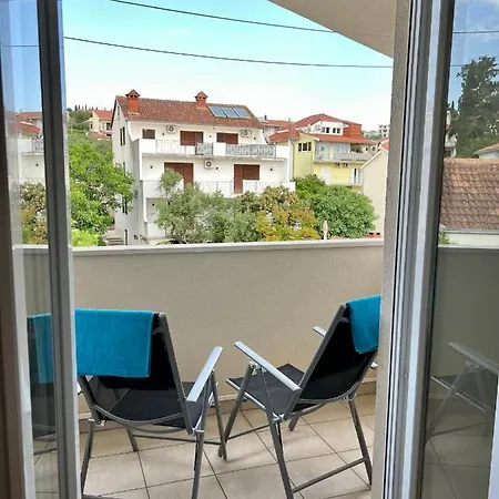 Penthouse Lux With A Panoramic View, Located On The Beachfront Of Ciovo-trogir アパート