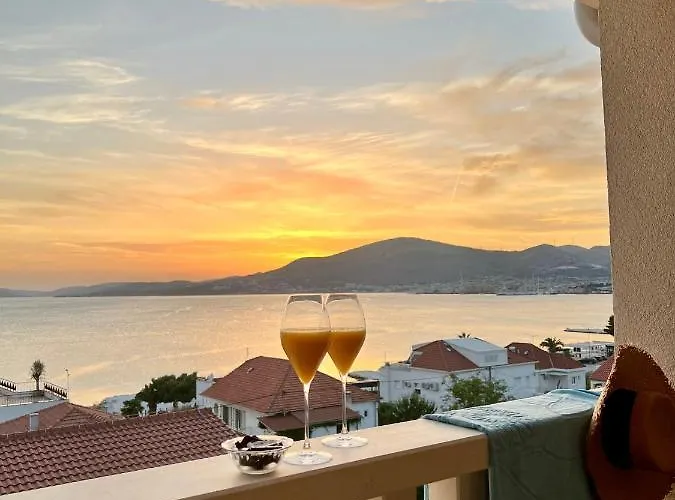 Apartman Penthouse Lux With A Panoramic View, Located On The Beachfront Of Ciovo-trogir *