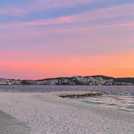 Penthouse Lux With A Panoramic View, Located On The Beachfront Of Ciovo-trogir * 特罗吉尔